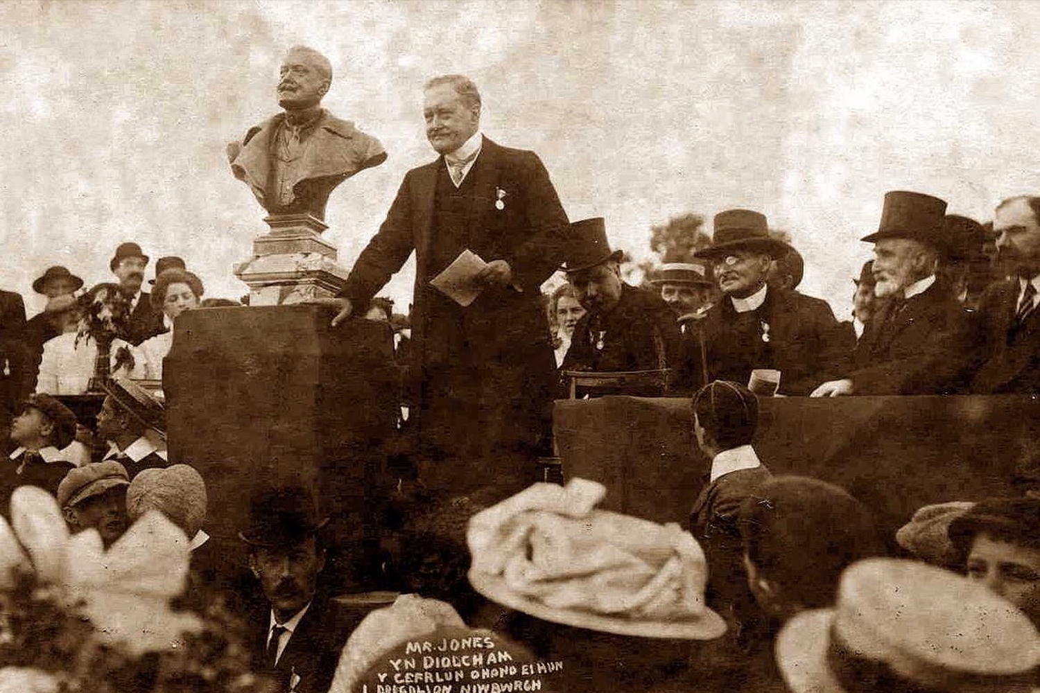 JPJ%20at%20the%20opening%20of%20the%20Institute_1500x1000